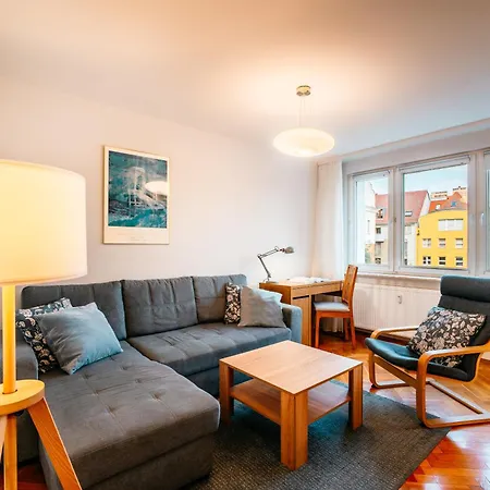 Sienny Market 2-bedroom Old Town Parking By Stayly شقة