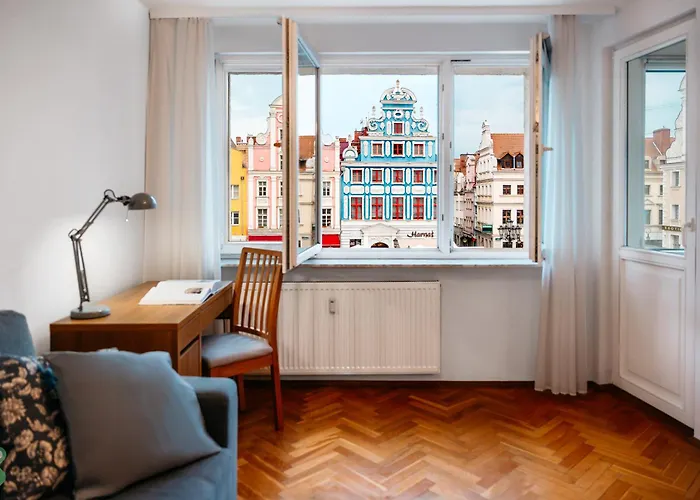 Apartment Sienny Market 2-bedroom Old Town Parking By Stayly *